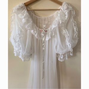 Tosca of California Lingerie •S• White Sheer Negligee Puff Sleeve Peignoir Robe